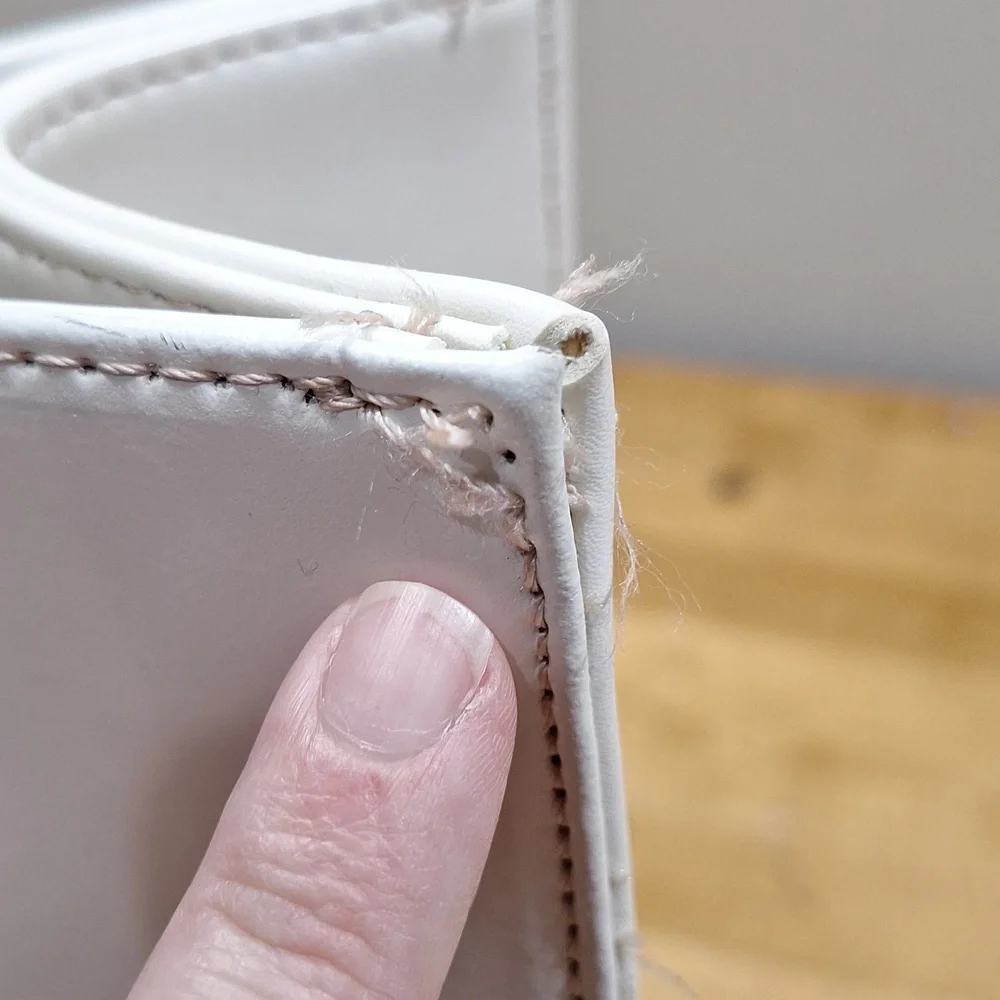 Wilsons Leather White Tote Bag Laptop Size As Is Satchel Executive Handbag‎